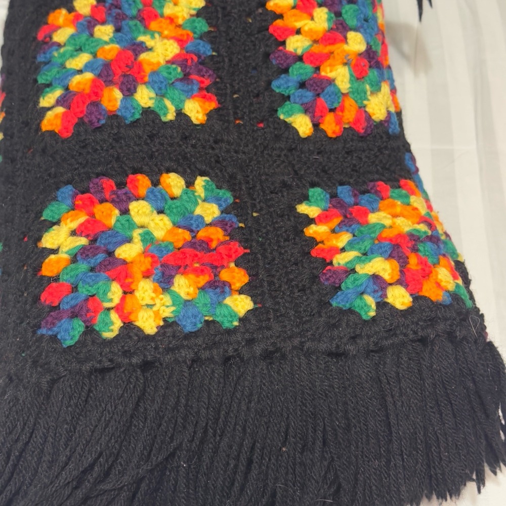 Vtg Handmade Crochet Knit Granny Square Throw Blanket Cottagecore Black Fringe - Picture 10 of 10